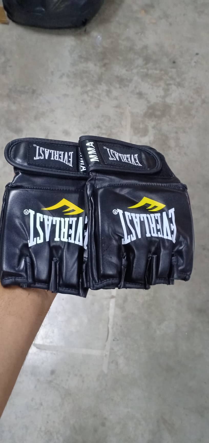 Everlast MMA style gloves