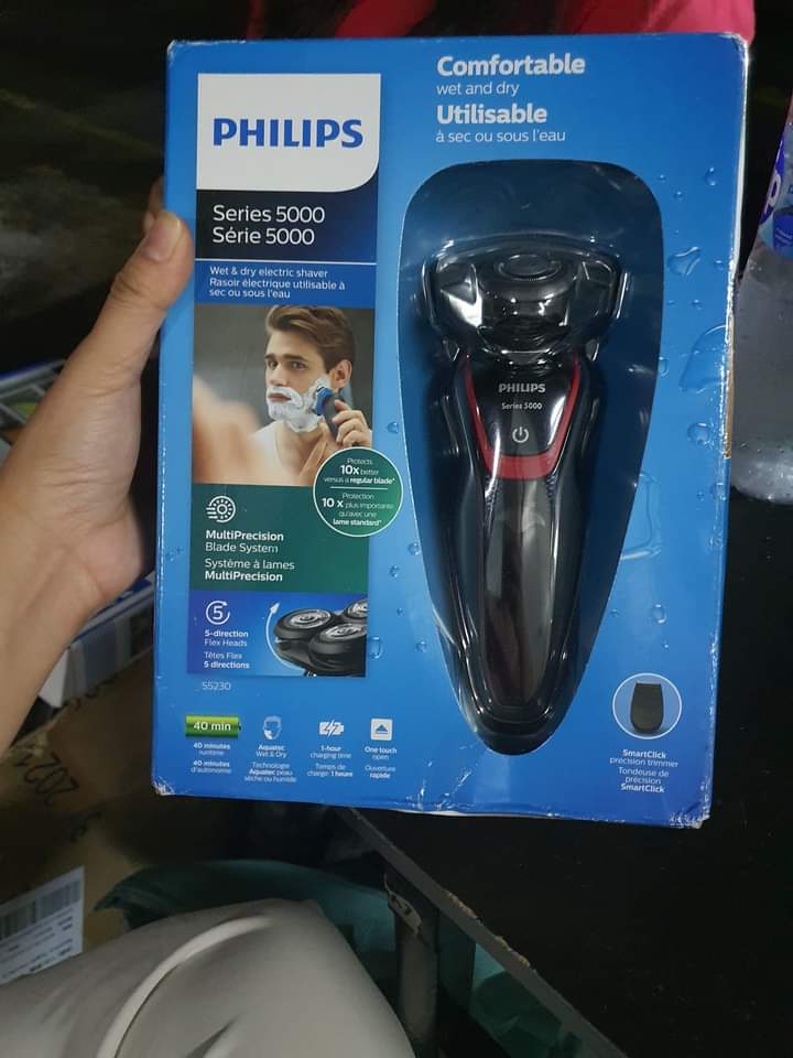 Philips Wet & Dry Electric Shaver