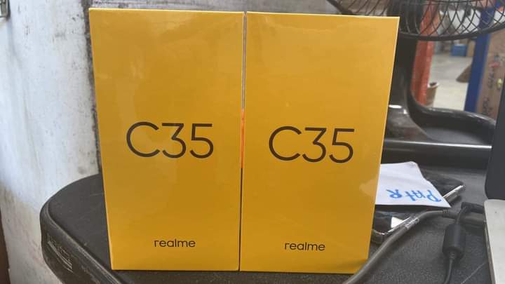 Realme C35